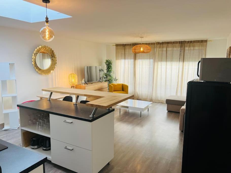 Harmonieux/Bezannes/Pkg Prive Apartment Luaran gambar