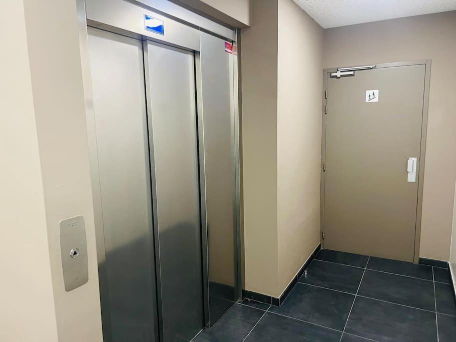 Harmonieux/Bezannes/Pkg Prive Apartment Luaran gambar