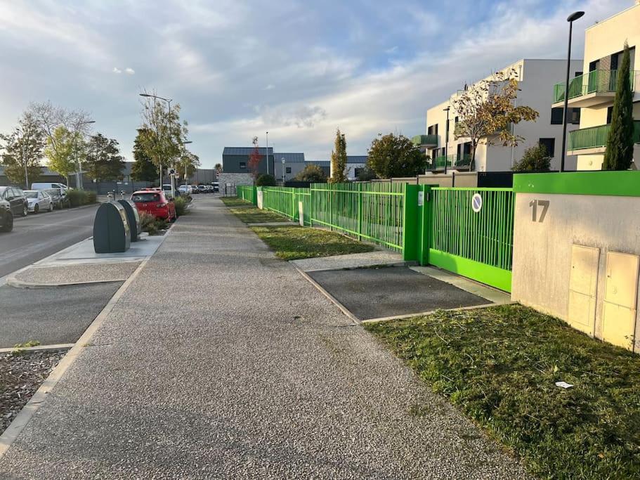 Harmonieux/Bezannes/Pkg Prive Apartment Luaran gambar